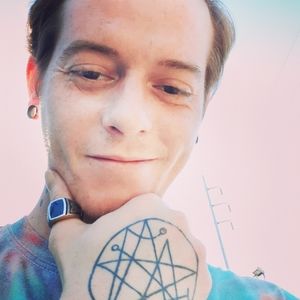 Meet your Posher, Dustin